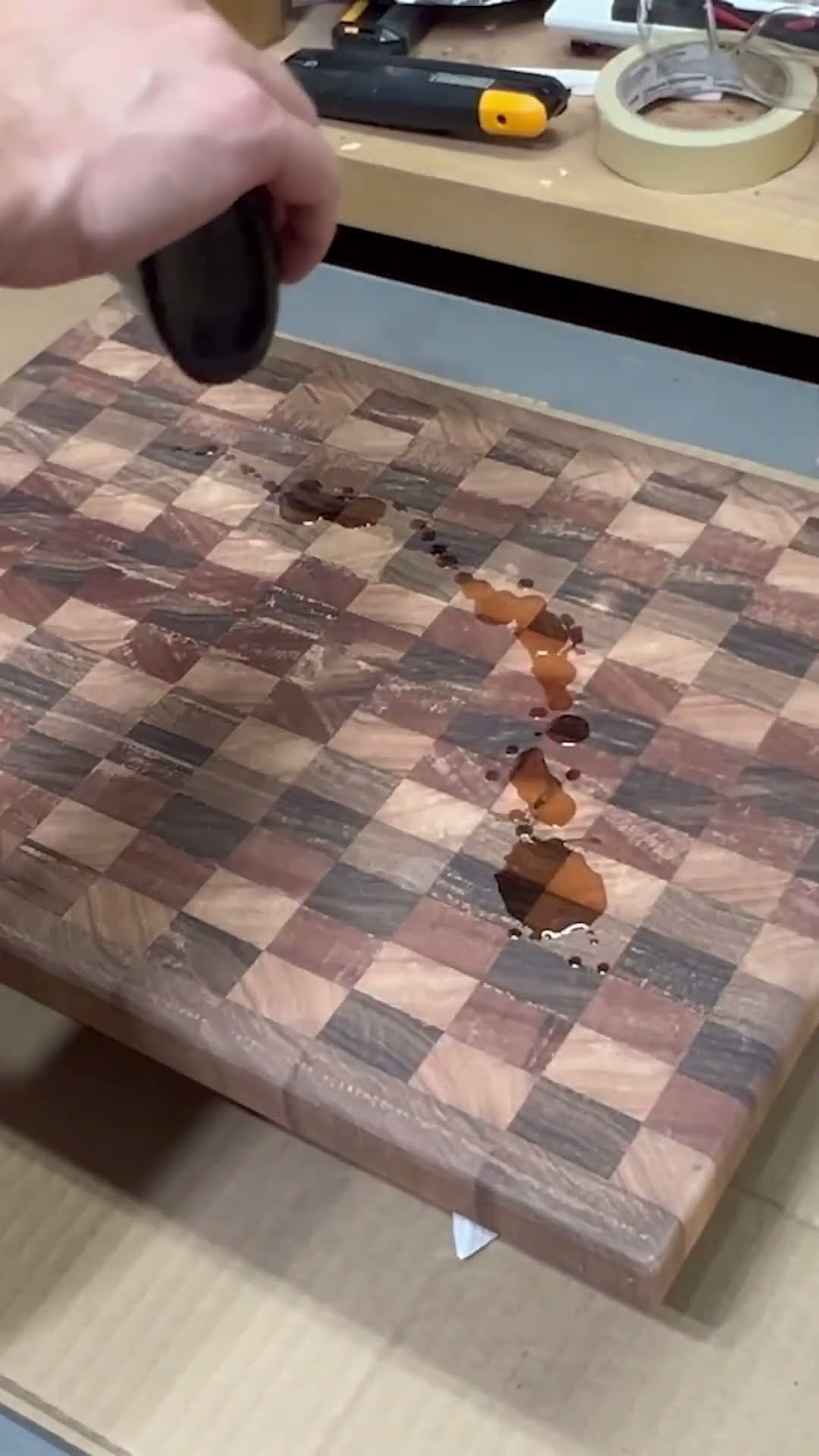 Finalizing your cutting board: Follow these steps for a perfect finish!