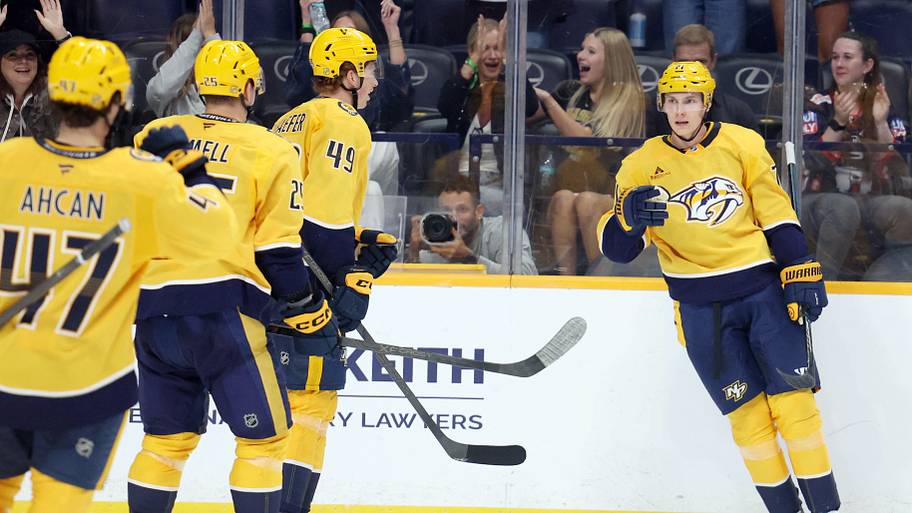 Carolina Hurricanes at Nashville Predators preseason game: Game Central ...
