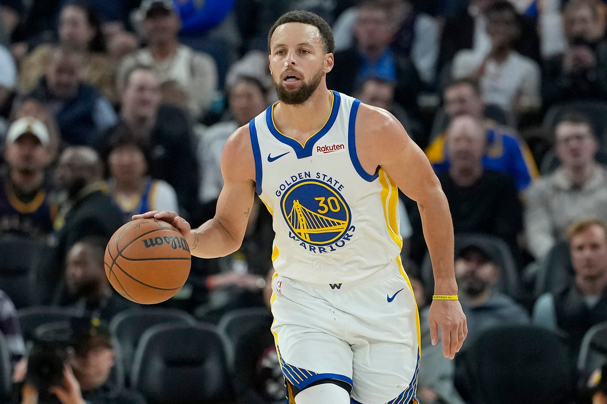 Stephen Curry makes NBA history after signing new Warriors contract: report