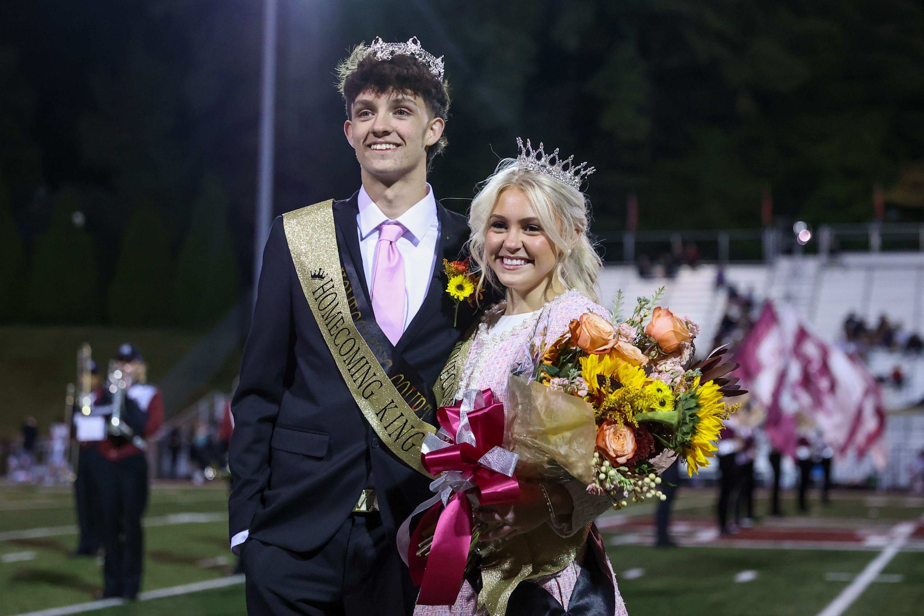 Oak Ridge High School crowns homecoming royalty