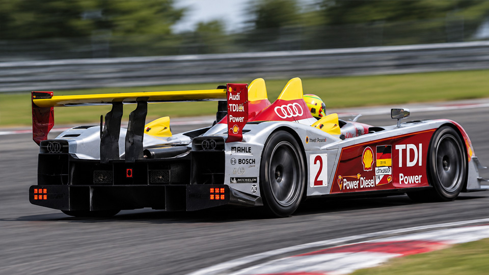 L’Audi R10 offre le son brut d’un V12 TDI bi-turbo diesel