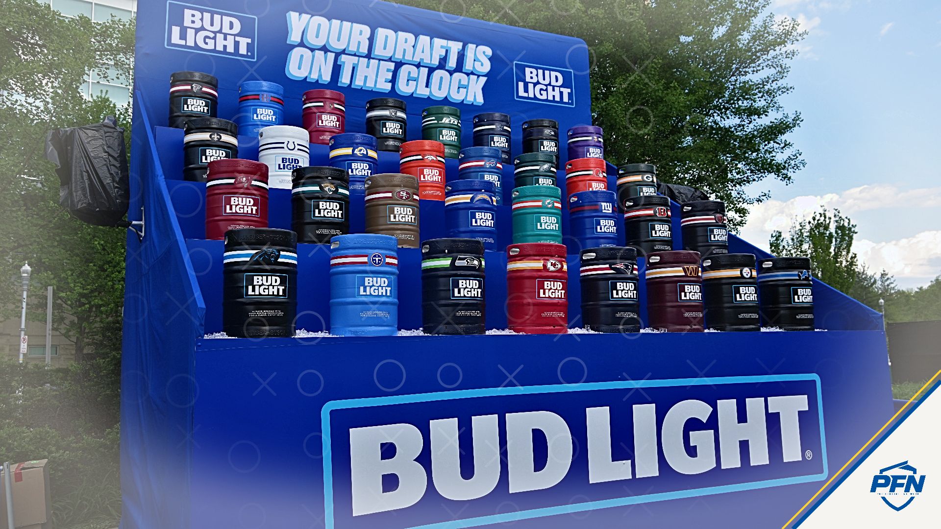 Is this real? Did they just dunk on the NFL? — Fans take notice as Bud ...