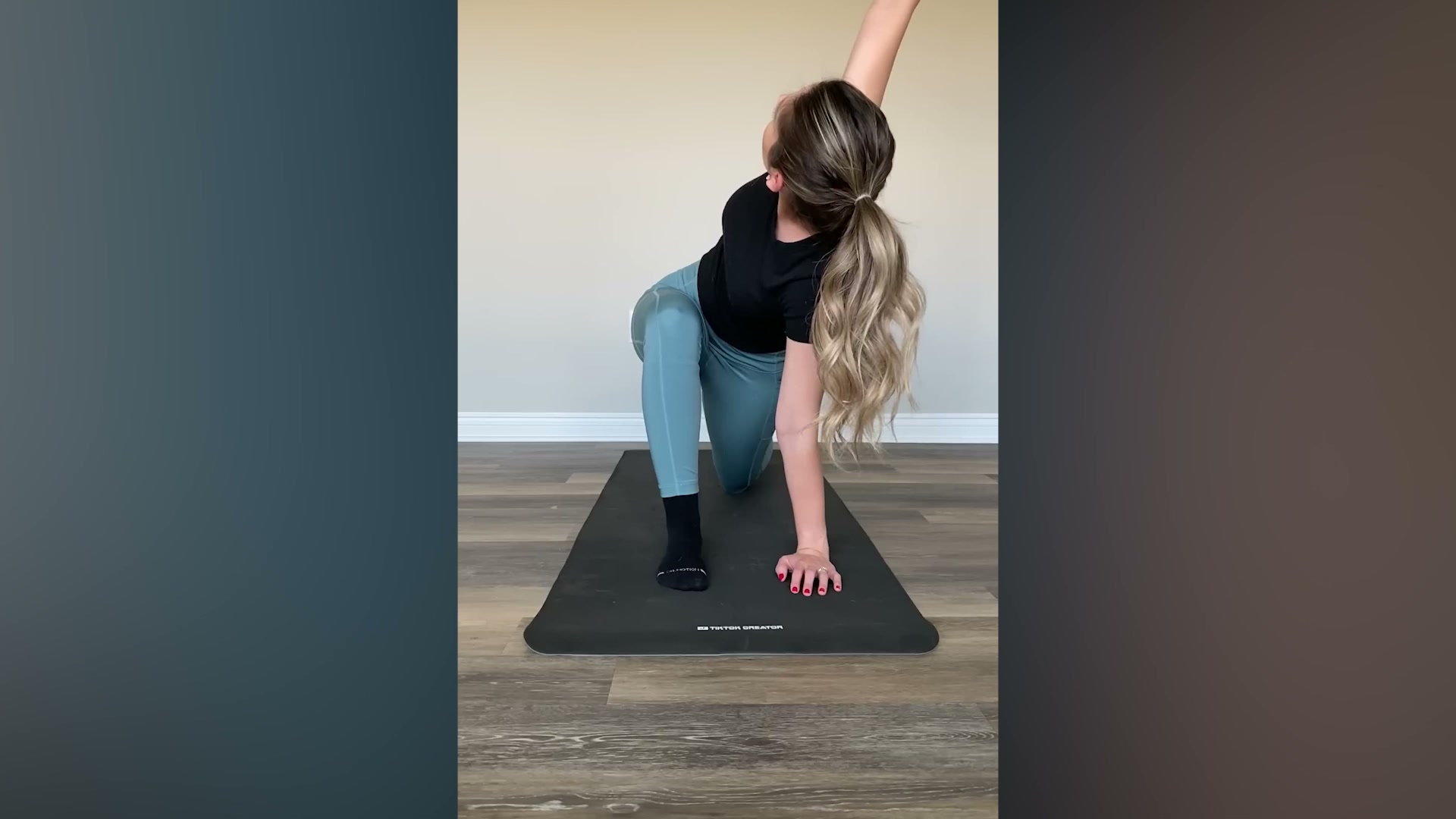 Golden retriever becomes workout coach