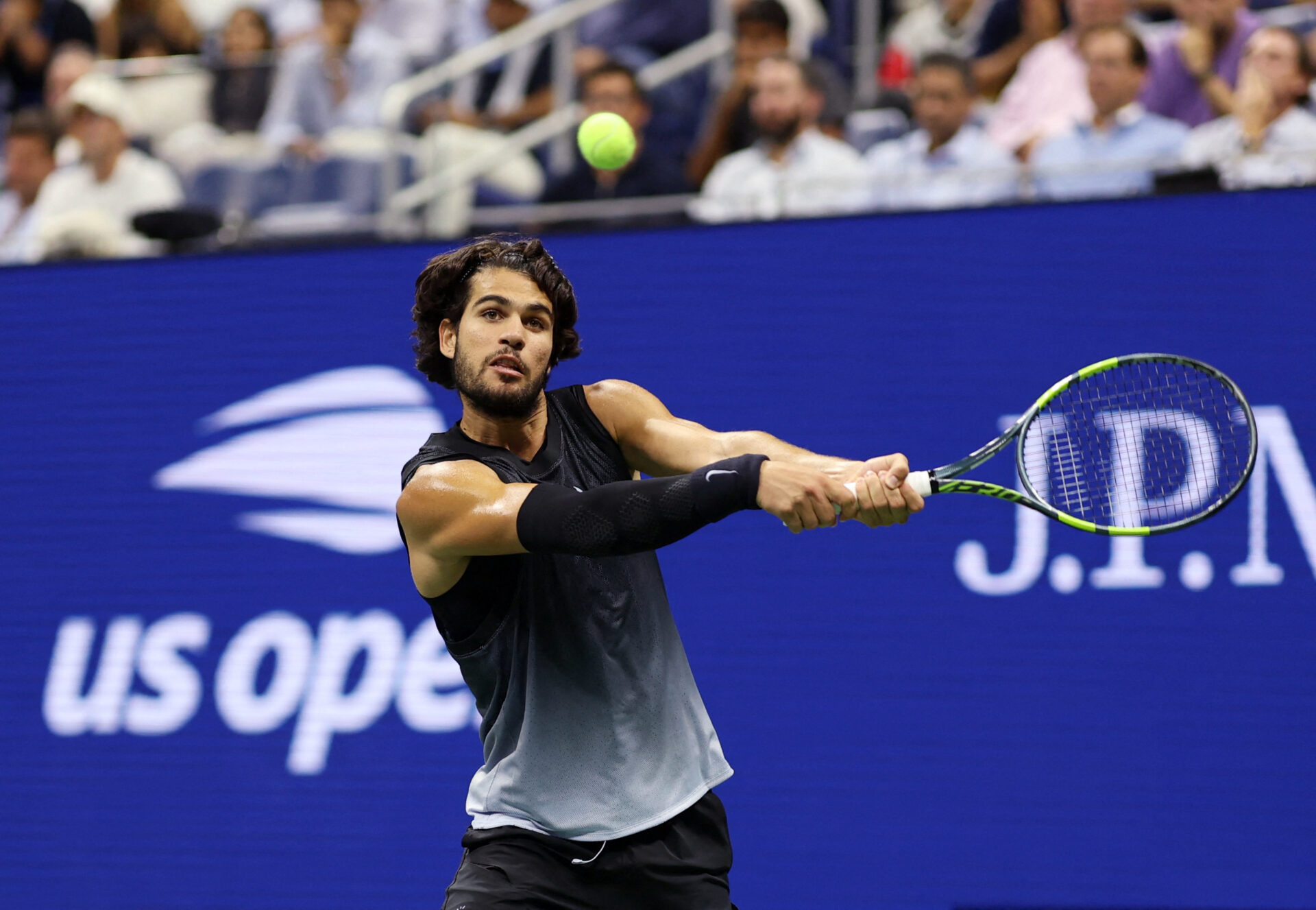 Carlos Alcaraz prevails over Taylor Fritz in Laver Cup thriller