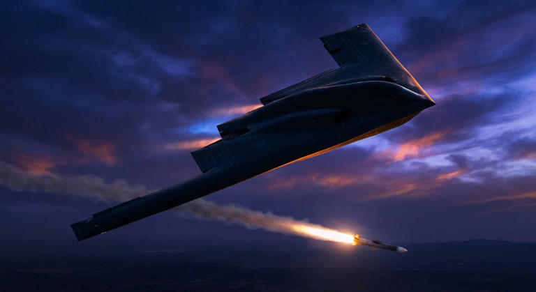 Hypersonic bomber integration: B-21 Raider’s strike capabilities