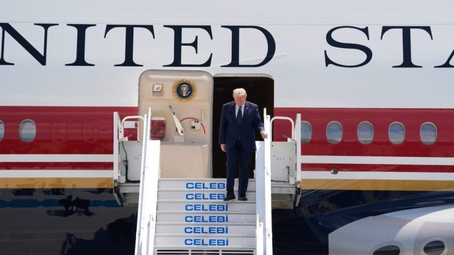 President Donald Trump to arrive in Knoxville for Tennessee-Texas game