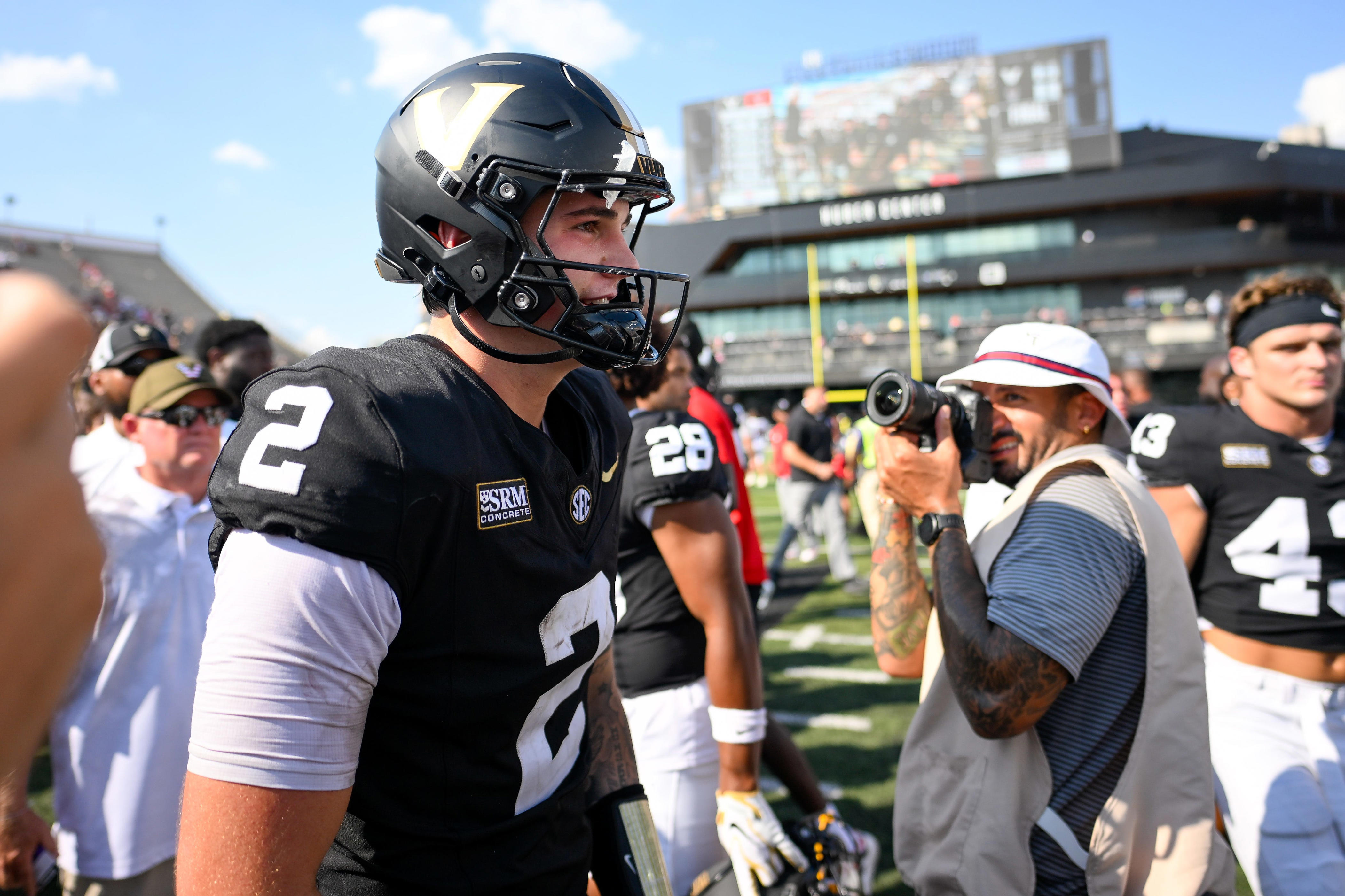 QB Jared Curtis accidentally takes out Jerry Kill in Vanderbilt ...