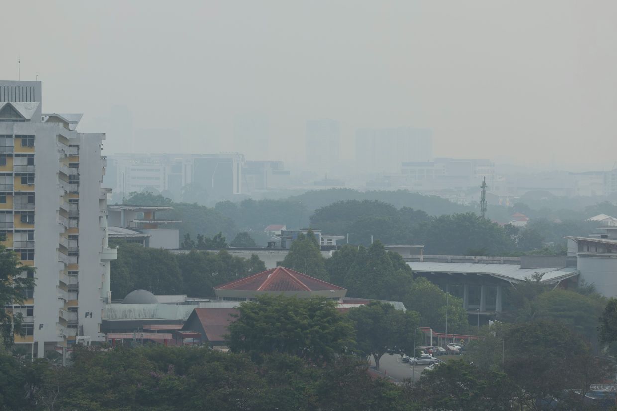 Haze: Six areas record unhealthy API readings as of 8am