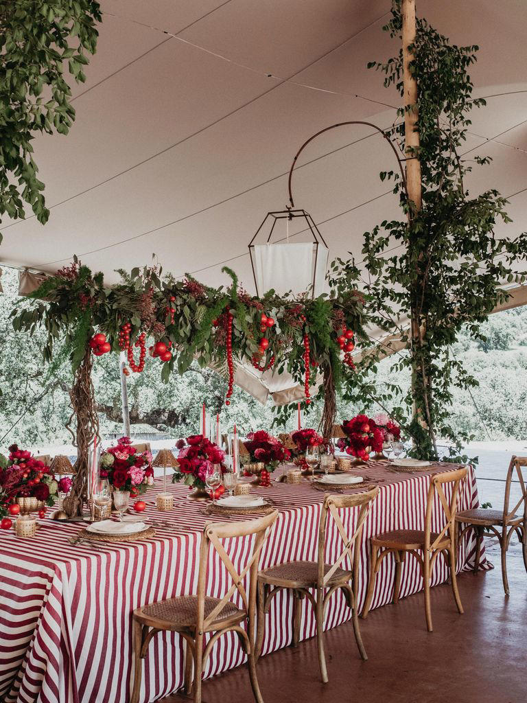 10 ideas inspiradoras con manteles a rayas para dar amplitud a las