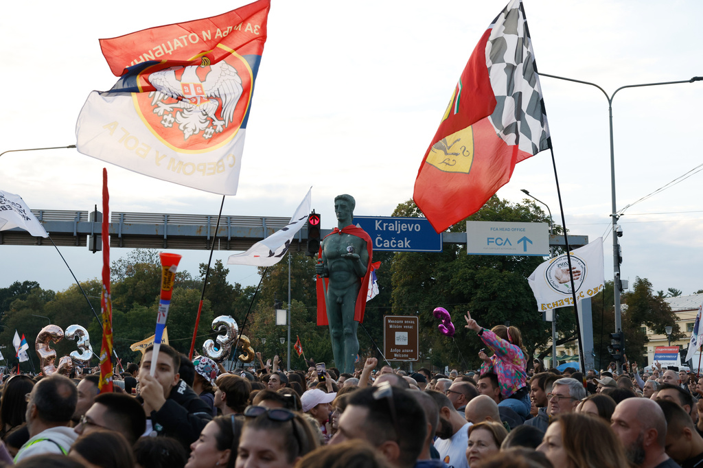 Thousands welcome cycling students in Kragujevac ahead of Serbia’s Oct ...
