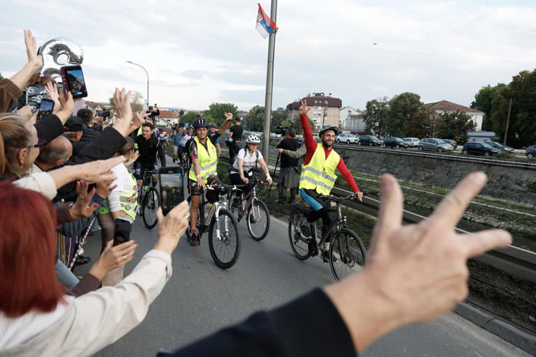 Thousands welcome cycling students in Kragujevac ahead of Serbia’s Oct ...
