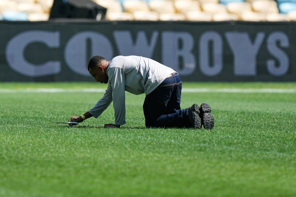 Maracana Stadium turf still being trimmed ahead of Cowboys-Ravens as ...