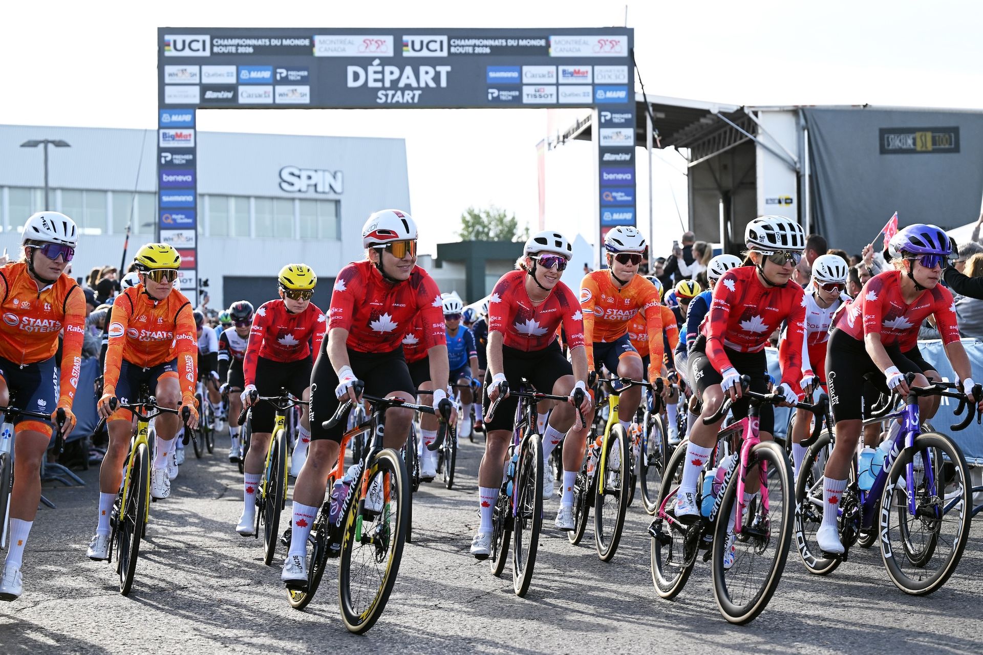 Mass crash shocks peloton during women's road race at World Championships