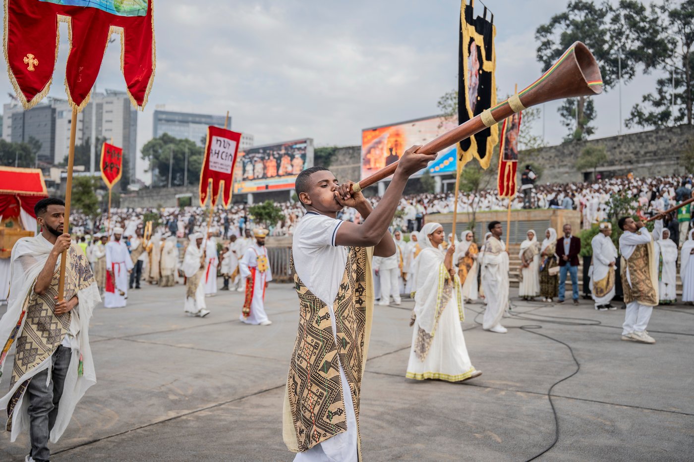 Ethiopians celebrate Meskel holiday with pomp, despite recent fighting ...
