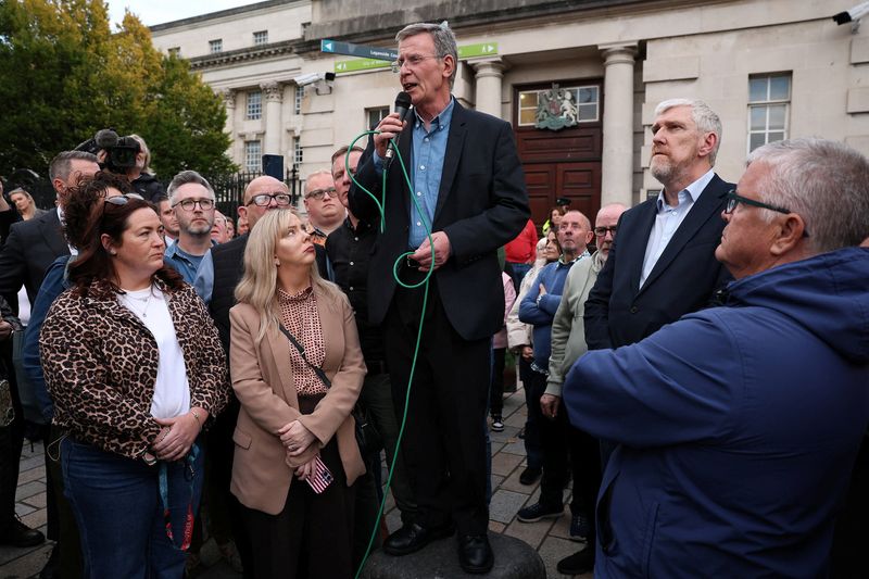 Protesters block Catholic area in Northern Ireland ahead of Orange ...