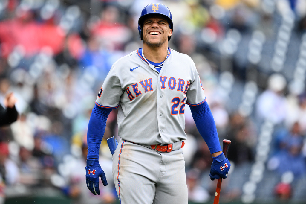 X-rays negative after Mets' Juan Soto leaves game after getting hit on ...