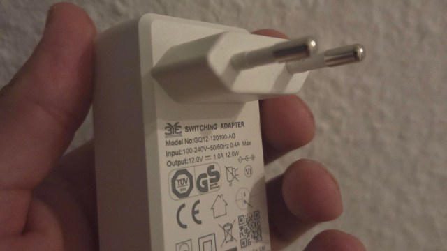 Smart plug buyer spots warning icon, users warn of heat, Wi-Fi, and ...