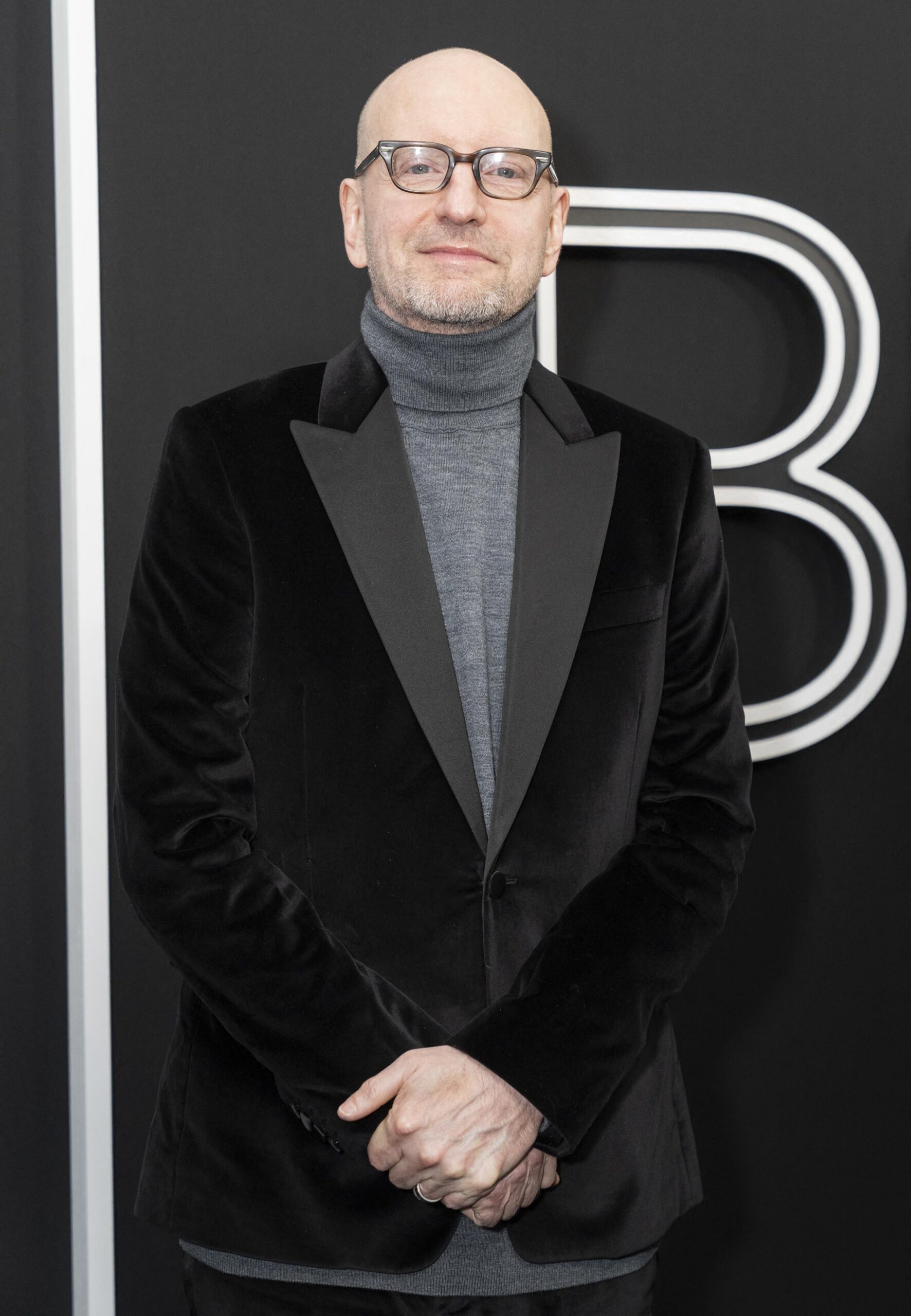 Steven Soderbergh steps in to help Matt Reeves finish 'The Batman Part ...