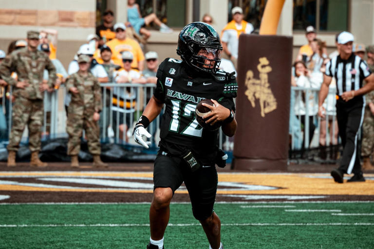 ‘Bows football prepare for first-time meeting with NIU