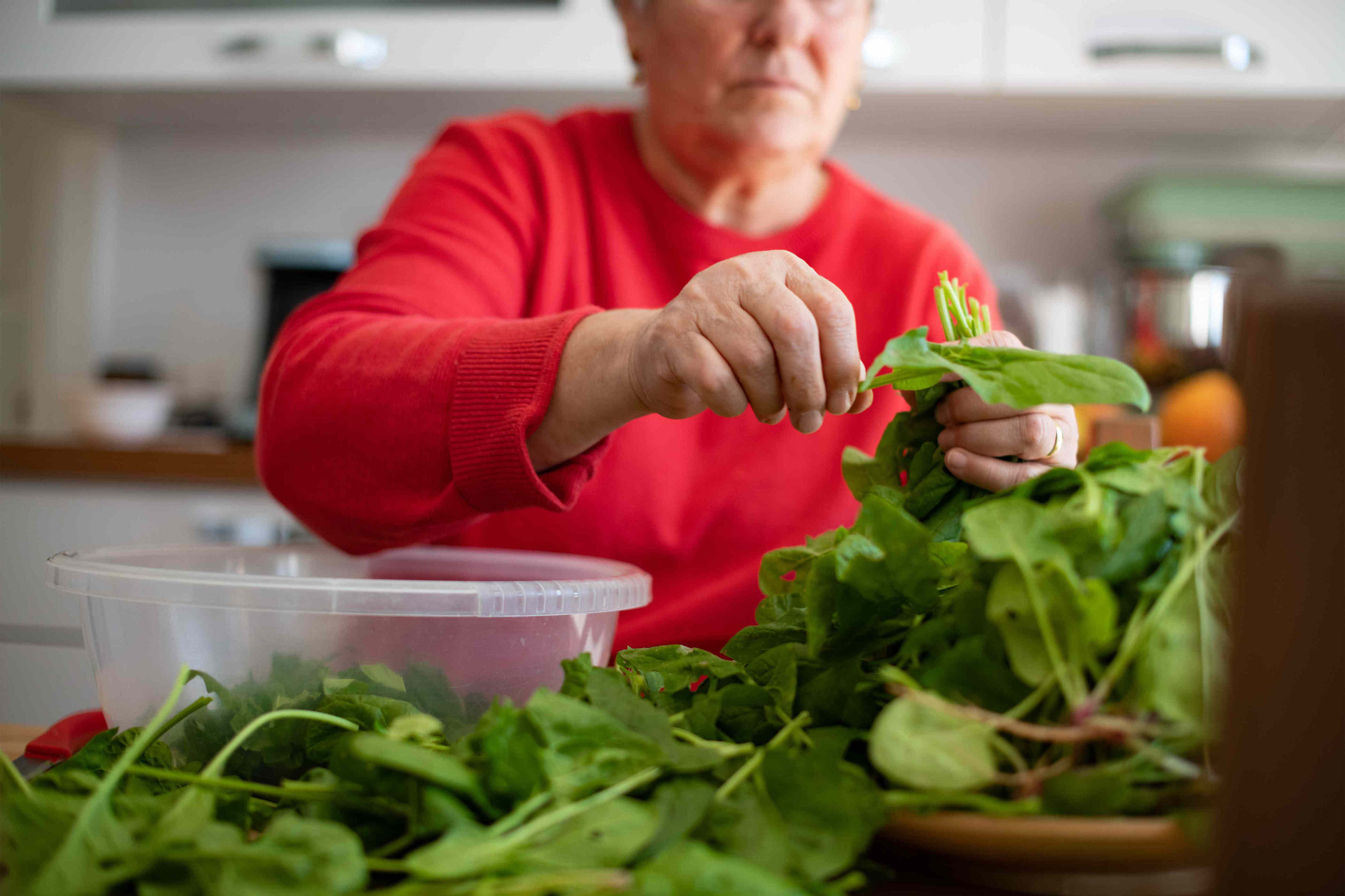 Eating this leafy green could add years to your life—here's what to use to keep it fresh
