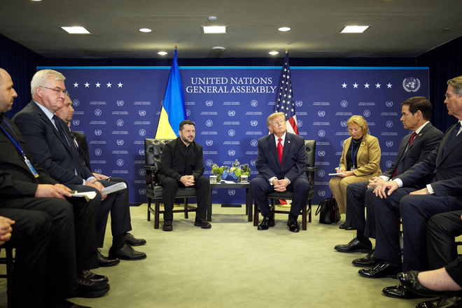 Giao tranh Nga - Ukraine leo thang, ông Trump muốn ông Zelensky dàn xếp với ông Putin