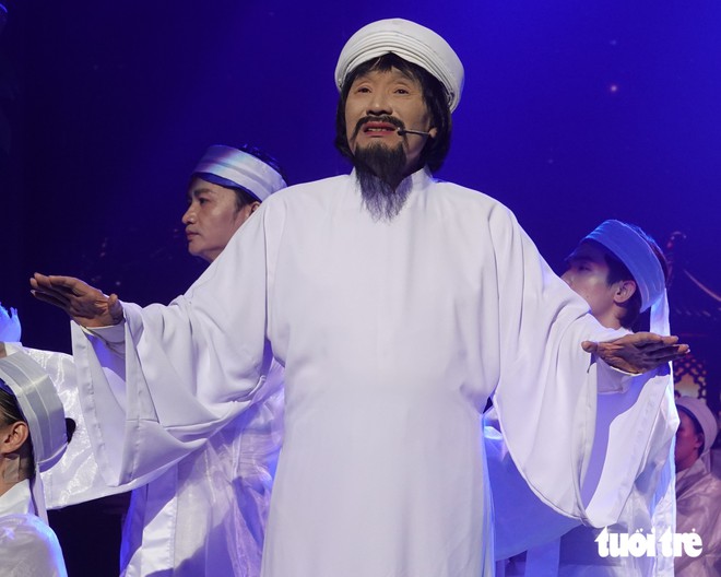 Minh Vương, Lê Thiện, Thanh Tuấn hát mừng 50 năm Nhà hát Trần Hữu Trang, khán giả vỗ tay không ngớt
