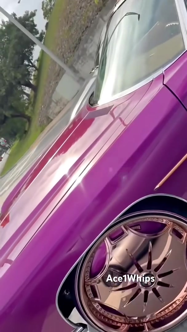 Sim1’s 71 Chevy vert on rosegold 26” DUB floaters