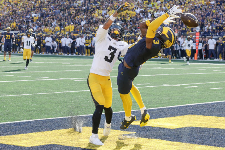 Michigan loses to Iowa on final play in Big Ten opener: Live updates recap