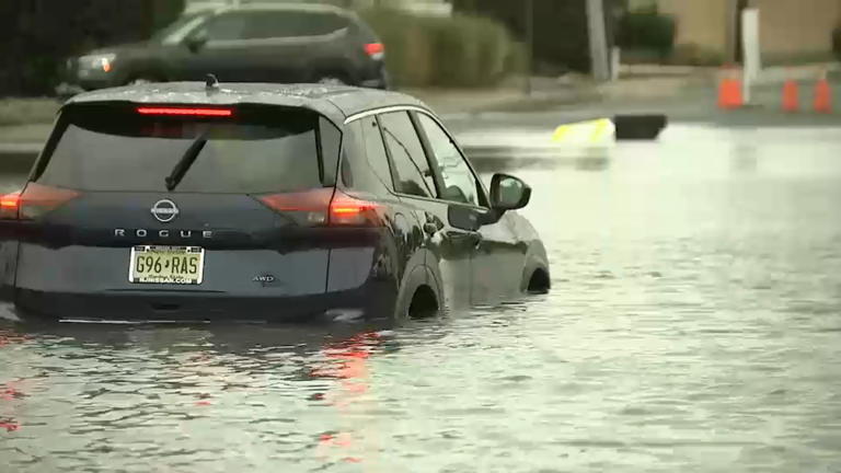 Nor'easter floods Sea Bright streets as rising tide threatens the ...