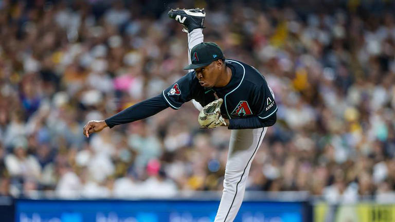 D-backs waste playoff opportunity in bullpen game meltdown vs Padres
