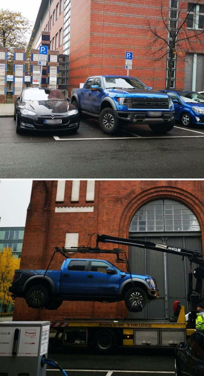 66 times people saw such outrageous parking, they had to take a picture