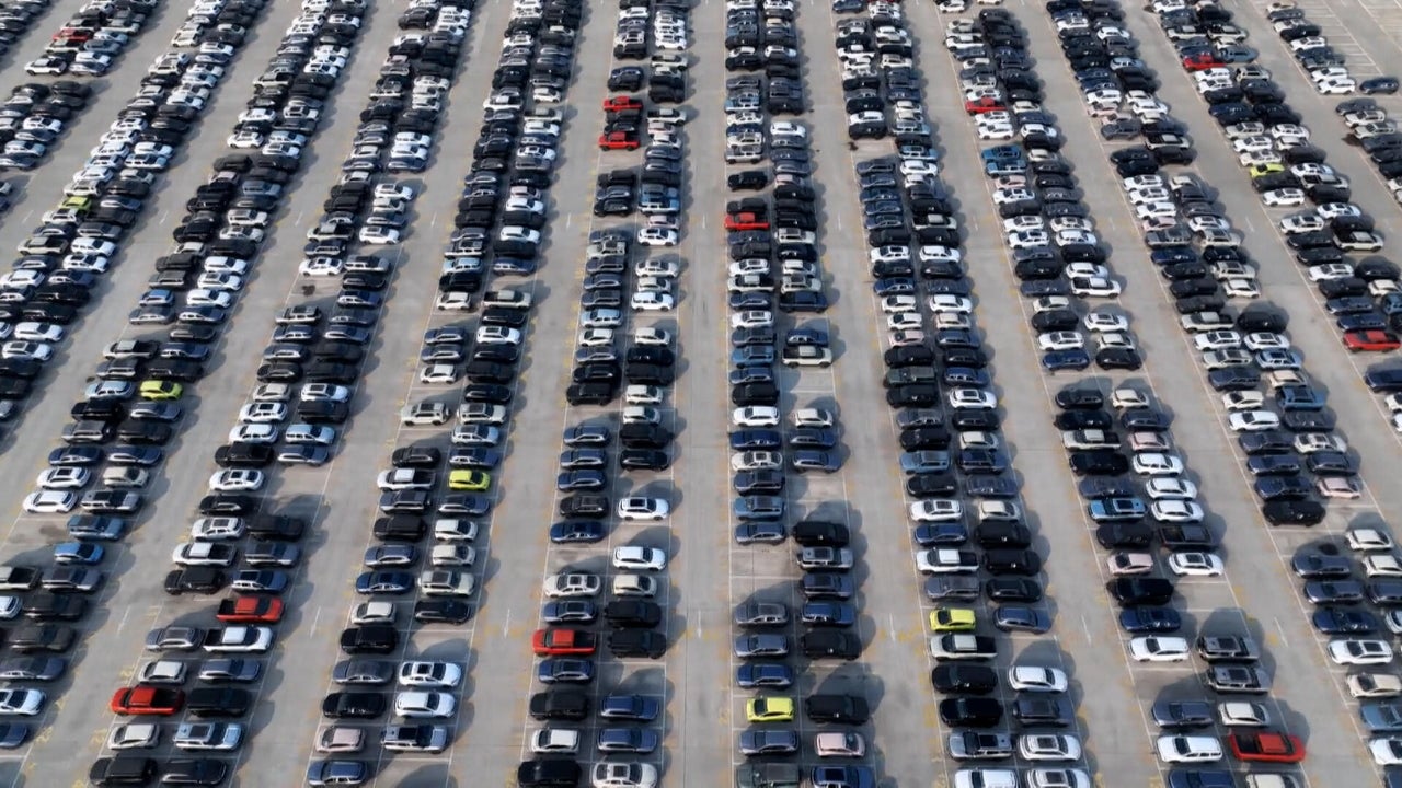 From red and blue to black and silver: Why America's cars have lost ...