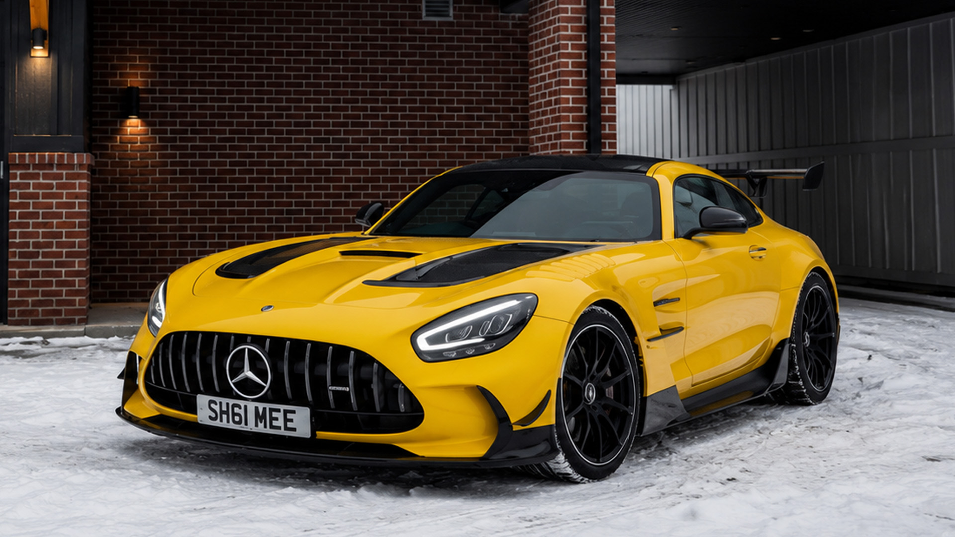 AMG GT Black Series shows its track focus