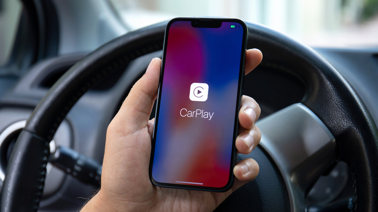 5 Apple CarPlay features Android Auto still lacks