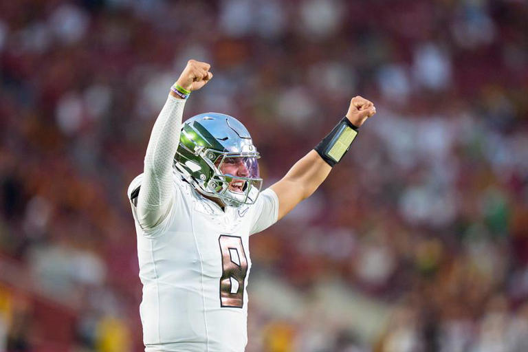 Oregon's Dylan Raiola speaks candidly on beating USC after Dante Moore ...