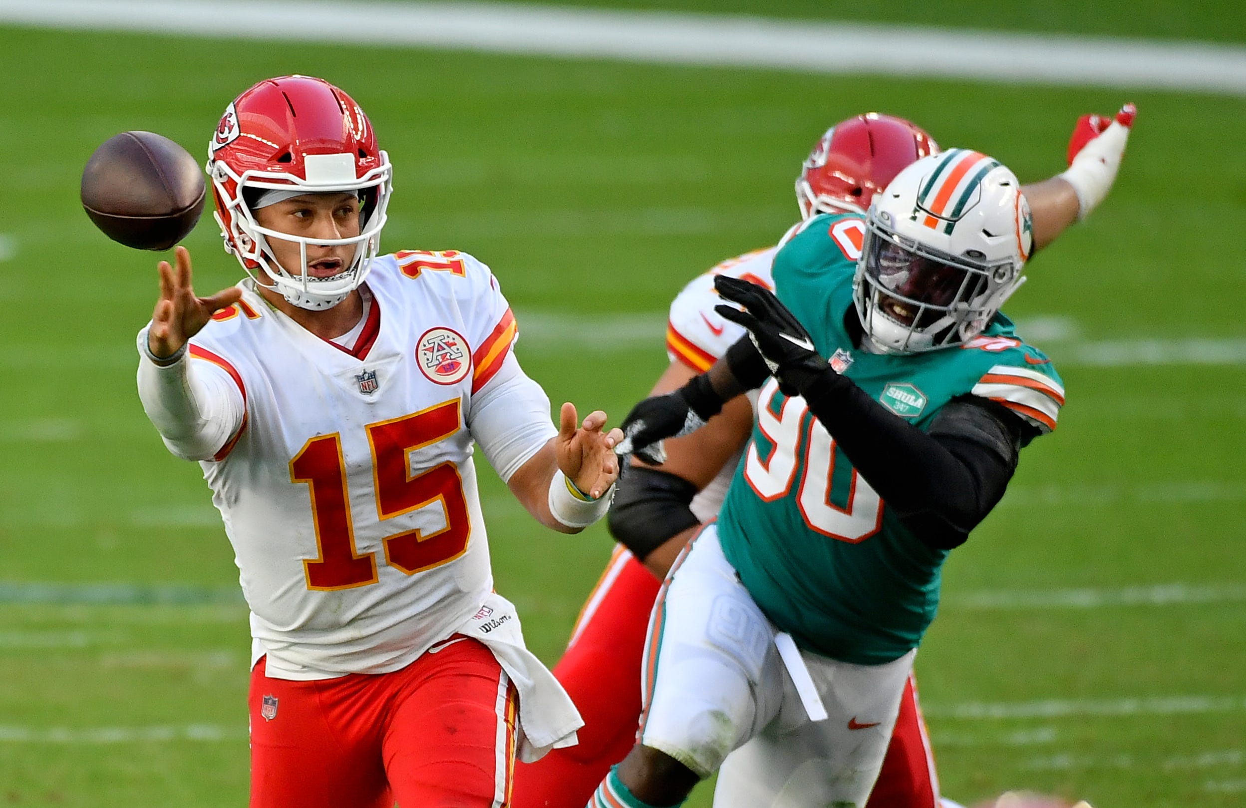 Will Patrick Mahomes play today? Status update for Chiefs QB in Week 3