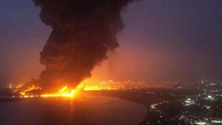 7 killed, 40 wounded as Saudi airstrike hits Yemen market amid fresh Houthi offensive