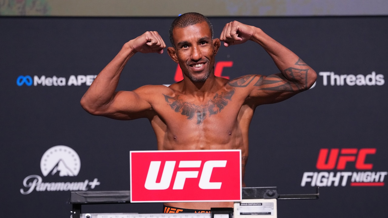 Raoni Barcelos hospitalized after leaving UFC Fight Night main event on ...