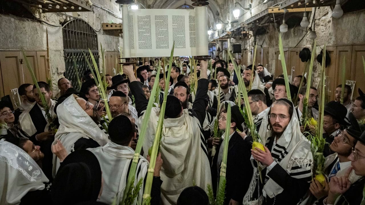First day of Chol Hamoed Sukkot sees over 1,000 Jewish visitors to ...