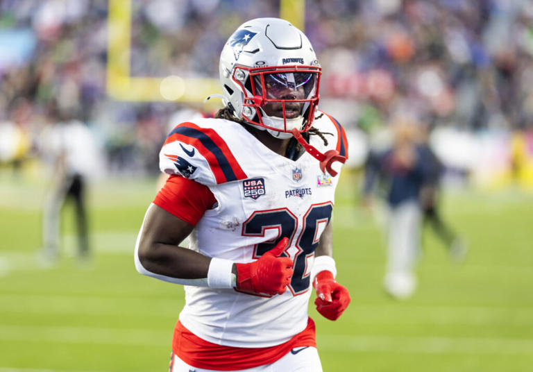 Fantasy football start-sit week 7: Rhamondre Stevenson, TreVeyon Henderson