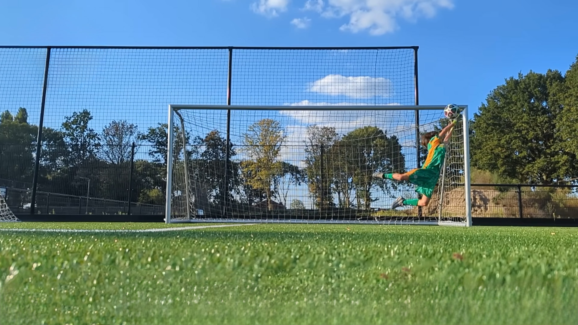 Een spectaculaire sprong om de bovenhoek te redden