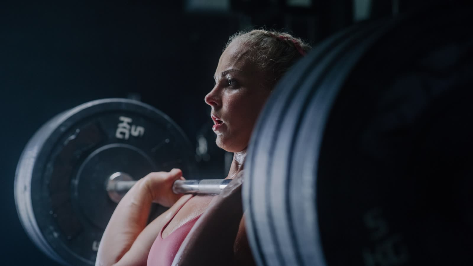 How much should you be able to lift? Squat, bench and deadlift by age