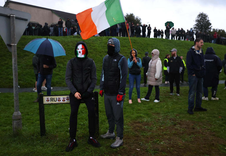 Drumcree: Garvaghy Road blocked by protesters of Orange Order parade ...