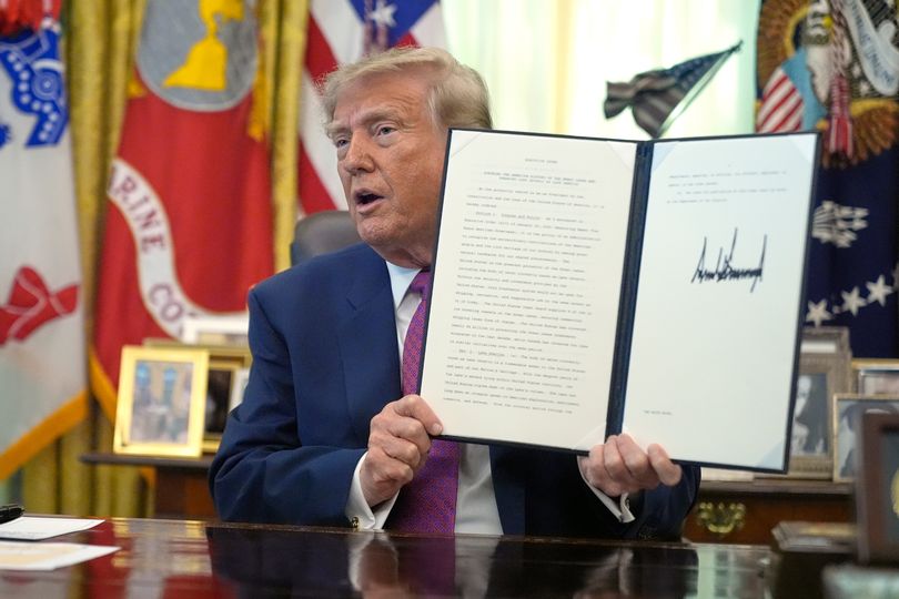 11 cringe-inducing moments Donald Trump showed he needs to read a map
