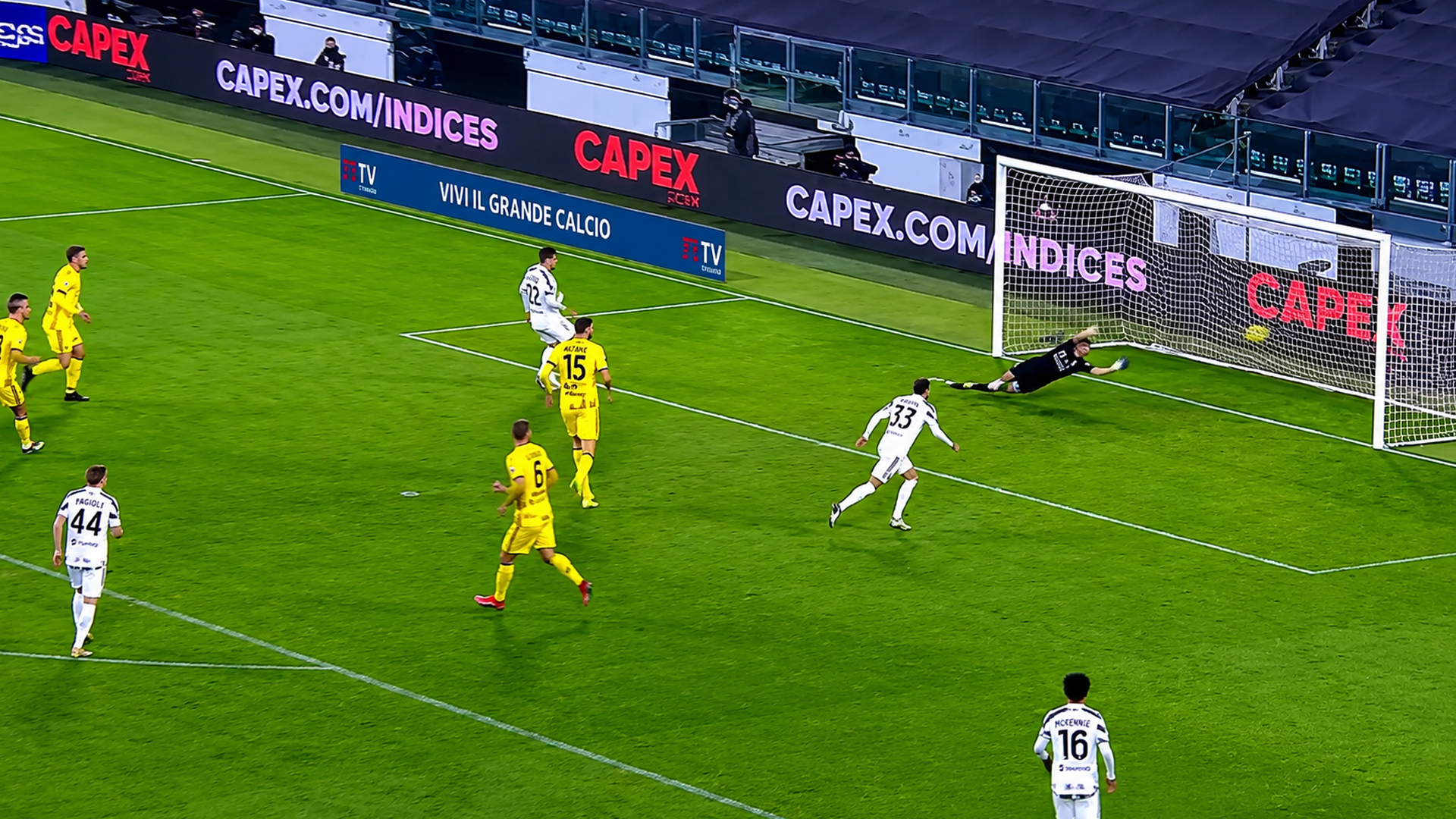 The incredible CR7 goal that left a pro footballer stunned