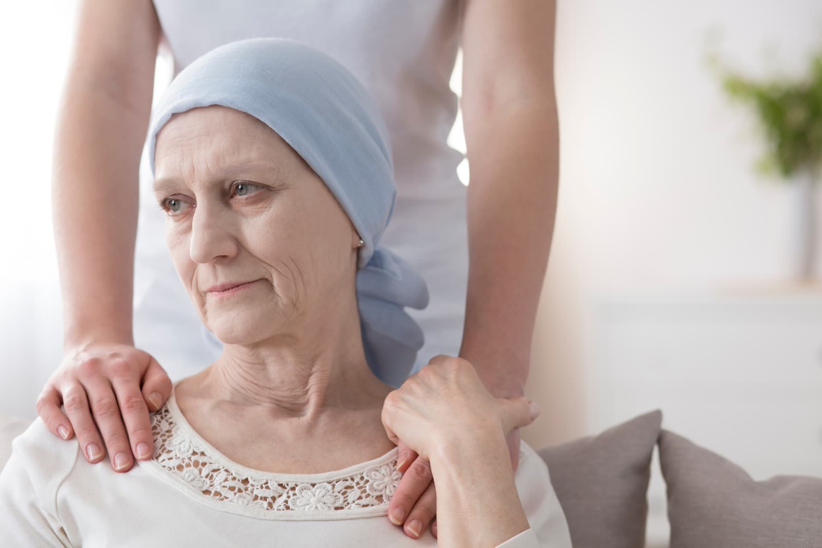 7 warning signs of ovarian cancer that most women mistake for something ...