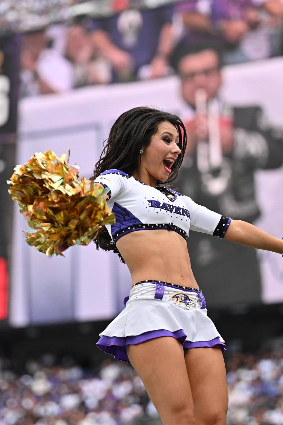 Dallas Cowboys cheerleaders and Baltimore Ravens cheerleaders take over Rio