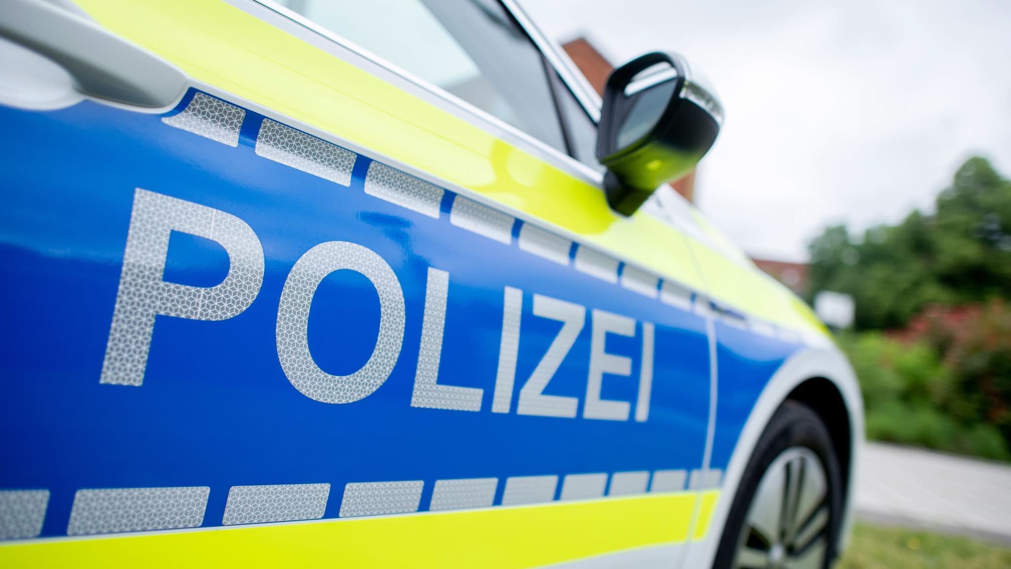 Unfall in Schwäbisch Gmünd: Auto kracht in Gegenverkehr – drei Verletzte