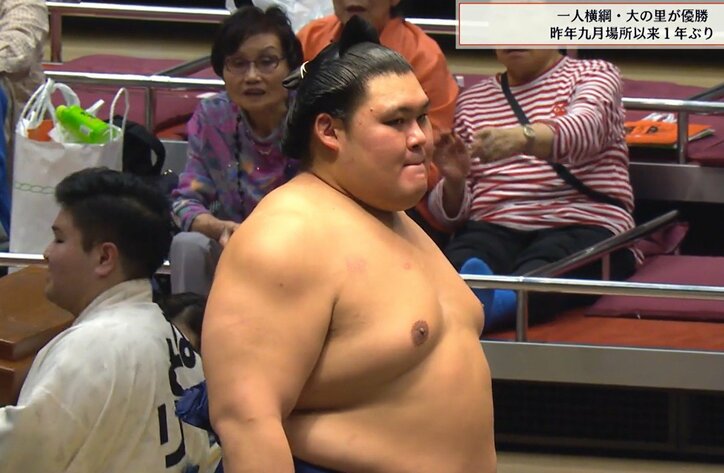 「何この巨大な物体」大の里、“二度見必至”の副賞「初めて見た」「どんな味するんだ」ファン騒然
