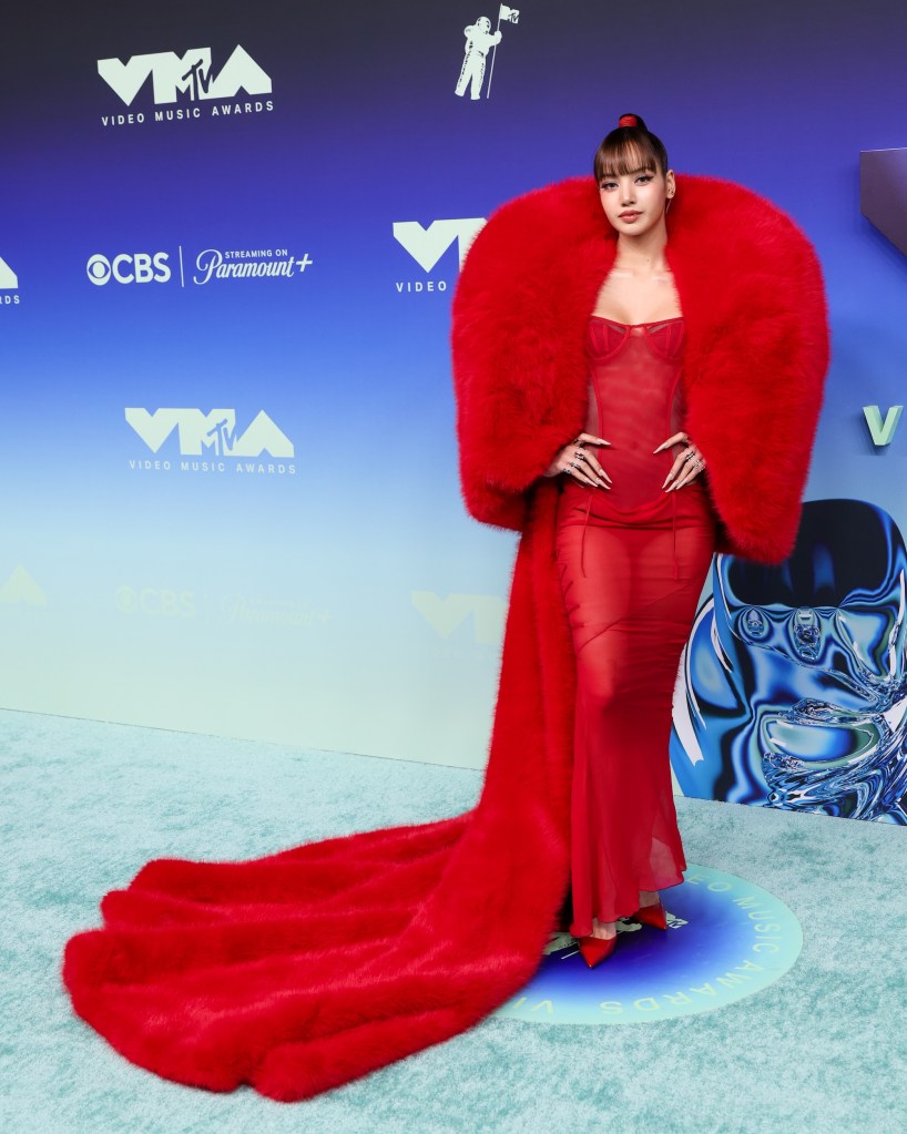 Raye shimmers in Georges Hobeika dress at MTV VMAs 2026